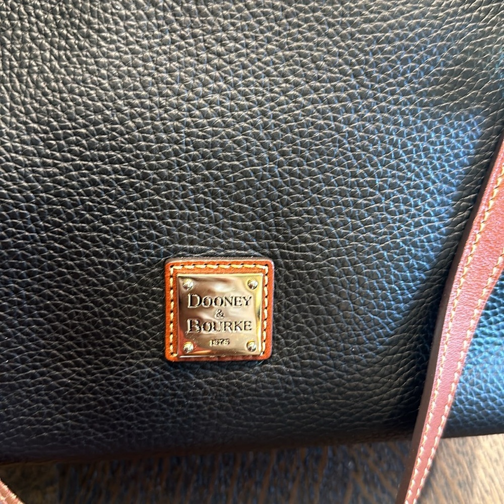 Dooney & Bourke (Authentic) Pebble Leather Shoulder Handbag - Picture 3 of 16
